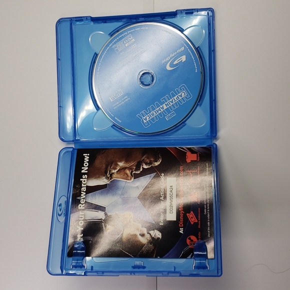 Set of 2- Blue-Ray Dvds Deadpool & Capt America Civil War - Picture 2 of 5